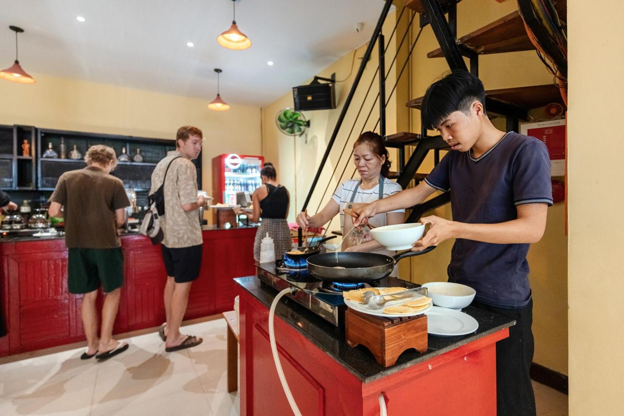 Harmony Old Town Hostel And Pool Bar Hoi An Exterior foto